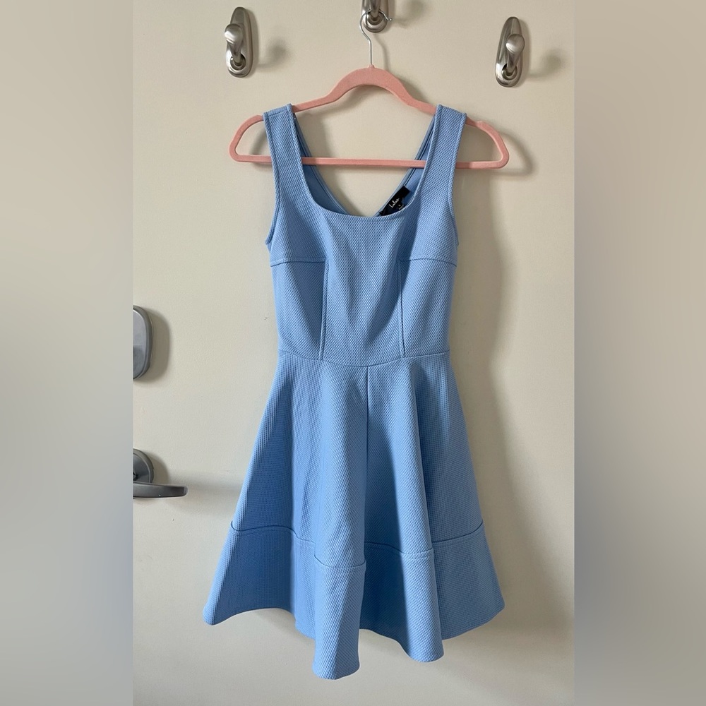 NWT Lulus Dress!!! Size S, super cute and comfortable, love the fabric texture! - Picture 2 of 6